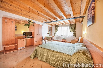 Foto Hotel in Via Citella, Bussolengo di 350 m² con 9 locali in vendita