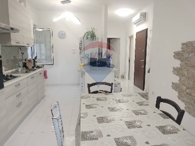 Foto Appartamento in via Calabria, Pavia Crosione di 72 m² con 3 locali