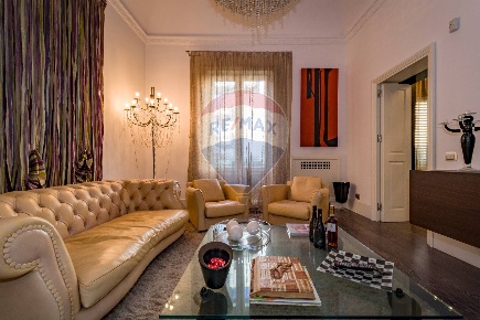Foto Appartamento in Via Venti Settembre, Palermo di 132 m² con 5 locali