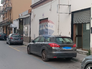 Foto Locale commerciale in Via Salvatore Giordano, Nocera Inferiore