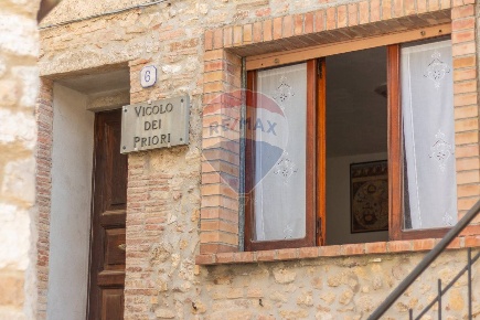 Foto Appartamento in Vicolo dei Priori, Semproniano Centro di 73 m²