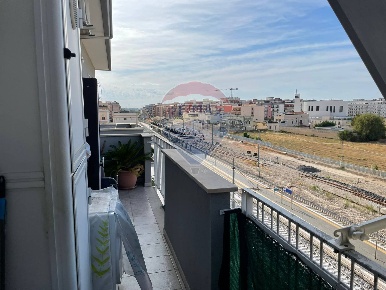 Foto Appartamento in Via Generale Badoglio, Trani di 71 m² con 3 locali