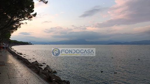 Foto Appartamento a Peschiera del Garda di 102 m² con 3 locali in vendita