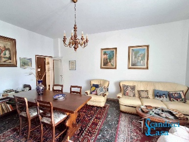 Foto Appartamento in Via Pascoli, Scandicci Centro di 90 m² con 4 locali