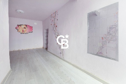 Foto Locale commerciale in Via dei Mille, Viterbo di 66 m² con 3 locali