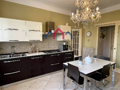 Foto Villa unifamiliare a Lucca Monte San Quirico - Tre Cancelli di 350 m²