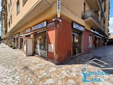 Foto Attività commerciale in Via Amendola, Scandicci Le Bagnese, San Giusto