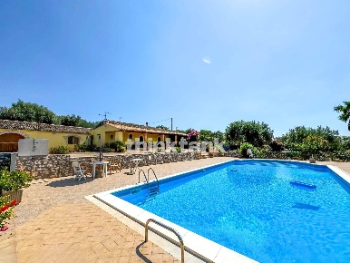 Foto Villa singola in Str.scala di Gemmazza, Canicattini Bagni di 272 m²