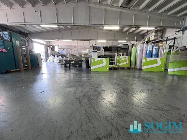 Foto Capannone industriale a Settimo Milanese Centro di 2400 m² in vendita