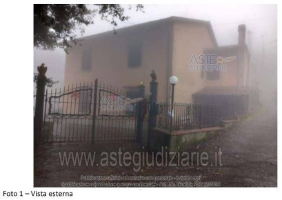 Foto Mansarde in Via DI MIGLIANA, Prato di 116 m² con 6 locali in vendita
