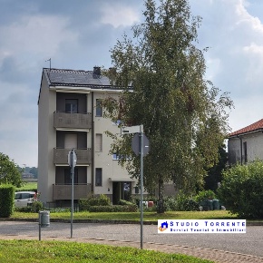 Foto Appartamento in Via Milano, Cogliate Centro di 80 m² con 3 locali