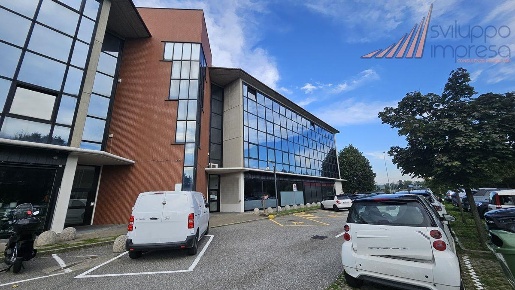 Foto Ufficio in Via dell’Artigianato, Carugate di 110 m² con 3 locali