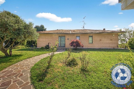 Foto Villa unifamiliare in via cappelletta, Camparada Centro di 266 m²