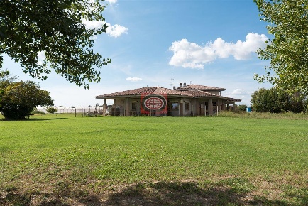 Foto Villa bifamiliare a Cesena San Martino in Fiume di 218 m² con 5 locali