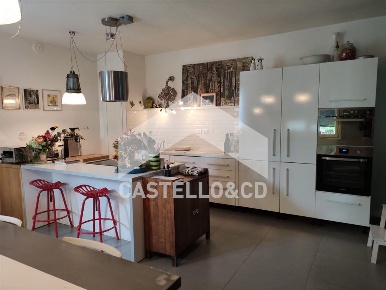 Foto Casa indipendente in via venezia, Desenzano del Garda Rivoltella