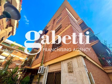 Foto Ufficio in DEI FRASSINI, Roma Centocelle di 49 m² con 2 locali