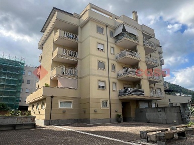 Foto Attico in Via degli Eroi snc, Cassino Centro di 240 m² con 5 locali