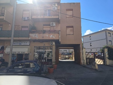 Foto Magazzino in VIA Altofonte 116, Palermo Olio di Lino di 400 m²