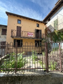 Foto Casa indipendente in Via piana 4, Faggeto Lario Riva di 193 m²