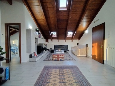 Foto Appartamento in Via Patrioti 121, Ossona Centro di 120 m² con 3 locali