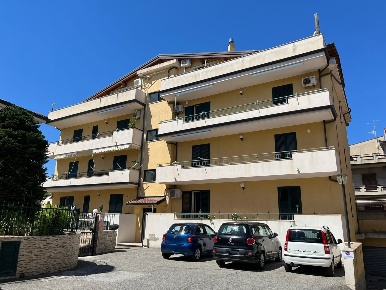 Foto Appartamento in Via Circonvallazione Sud 15, Siderno Centro di 88 m²