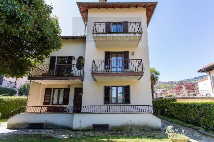 Foto Villa unifamiliare in al castello, Stresa Centro di 200 m² in vendita