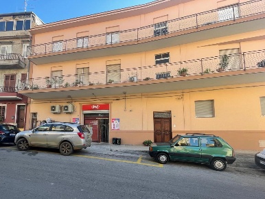 Foto Negozio in Via Mazzini 62, San Cipirello di 186 m² con 2 locali