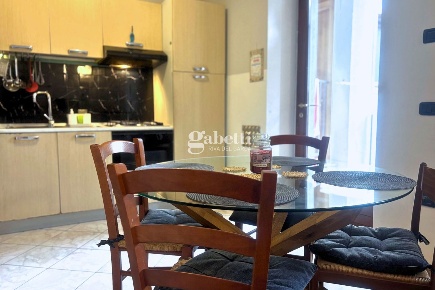 Foto Casa indipendente in Via Portici 21, Dro Centro di 158 m² con 5 locali