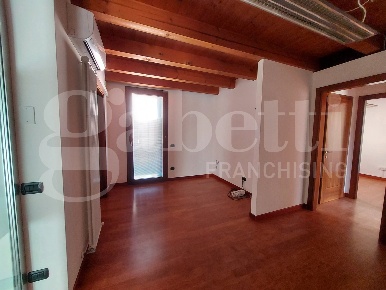 Foto Ufficio in olivi, Treviso Eden - Tribunale di 100 m² con 4 locali
