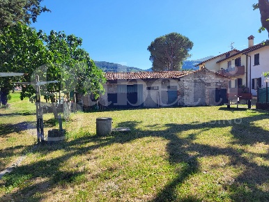 Foto Terreno agricolo in Via Ponte di Ferro 30, Gubbio di 700 m² in vendita