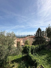 Foto Appartamento in Via Madonna del Riccio 1, Perugia di 80 m² in vendita
