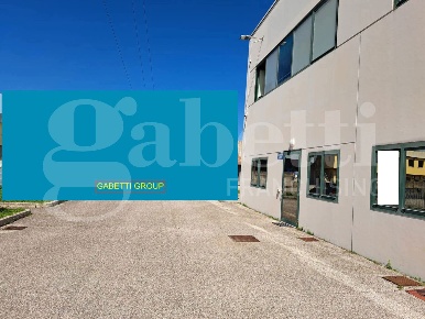 Foto Capannone industriale in dell'artigianato, Carbonera di 1000 m²