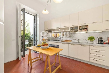 Foto Appartamento in Via dello Statuto 15, Firenze di 400 m² con 13 locali