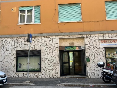 Foto Negozio in Latina, Roma Appio Latino di 60 m² con 2 locali in vendita