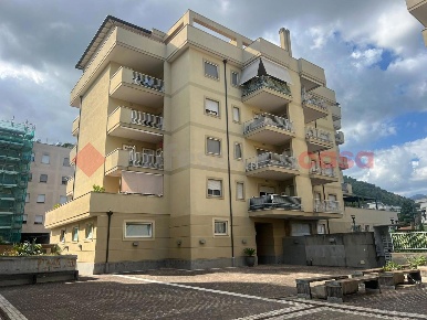Foto Attico in Via degli Eroi snc, Cassino Centro di 140 m² con 5 locali