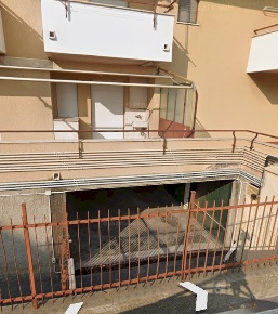 Foto Box in Via Patrioti 86, Albenga Centro di 20 m² con 1 locali