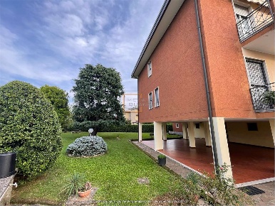 Foto Appartamento in Via Puccini 8, Stezzano di 111 m² con 5 locali
