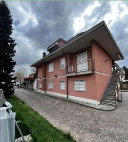 Foto Appartamento in Via N. Sauro 21, Bregnano San Michele San Giorgio