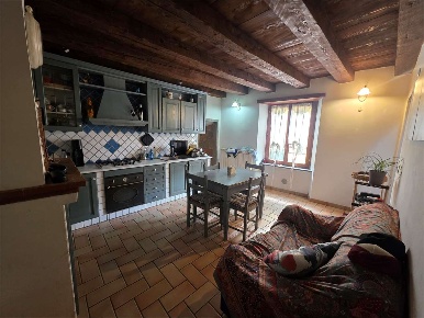 Foto Appartamento a Castelnuovo di Garfagnana Centro di 105 m² con 4 locali