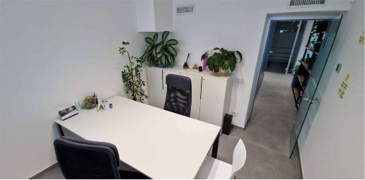 Foto Ufficio in Via Valeggio, Valeggio sul Mincio Centro di 15 m²