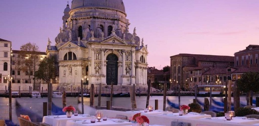 Foto Negozio in Accademia, Venezia Accademia - Salute di 26 m² con 4 locali