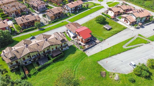 Foto Villa unifamiliare in Via Dreher, Onore di 140 m² con 5 locali