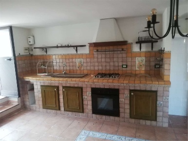 Foto Villa unifamiliare a Sparanise di 210 m² con 7 locali in vendita