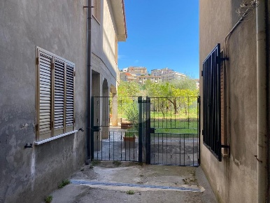 Foto Villa unifamiliare in VIA GIUSEPPE GARIBALDI, Castelforte di 280 m²