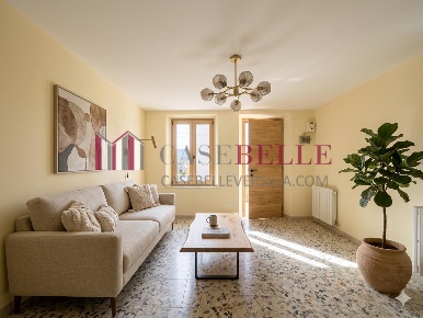 Foto Casa indipendente a Camaiore Camaiore Paese di 85 m² con 5 locali