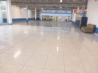 Foto Locale commerciale a Lucca San Concordio di 730 m² con 4 locali