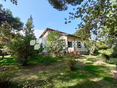 Foto Villa unifamiliare a Massa Bondano - Partaccia di 180 m² con 6 locali