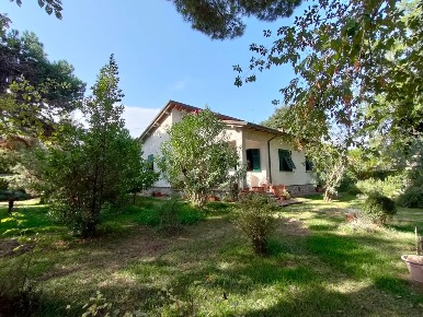 Foto Villa unifamiliare a Massa Bondano - Partaccia di 180 m² con 6 locali