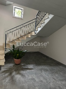 Foto Appartamento a Borgo a Mozzano Centro di 95 m² con 7 locali in vendita