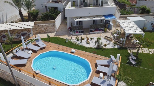 Foto Hotel a Nardò Sant'Isidoro di 3700 m² con 10 locali in vendita